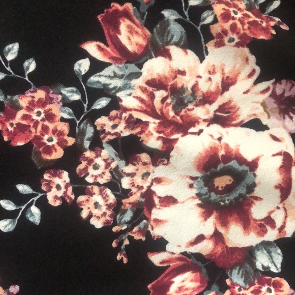 Floral dress above the knee with zipper - Picture 2 of 4